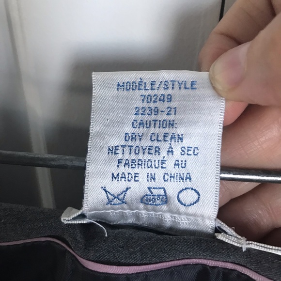 3/$15 - Box-pleat pencil skirt sz 2 - Picture 4 of 4